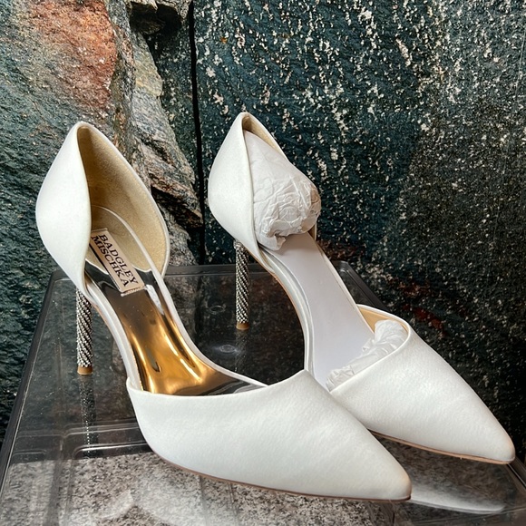 OZARA II - CRYSTAL HEEL POINTED TOE BRIDAL PUMP - WHITE - Picture 4 of 15